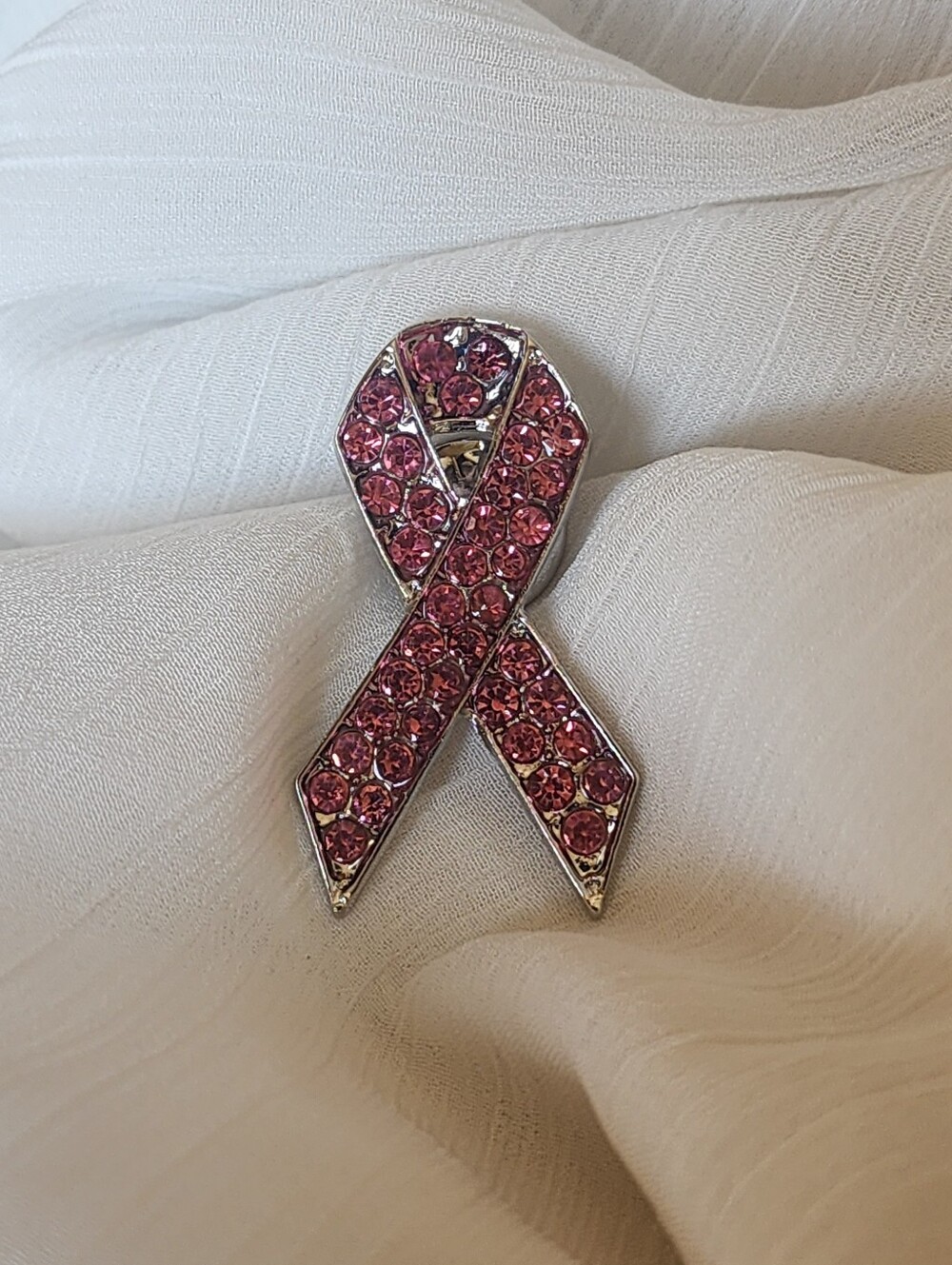 🎀🎗 Pink Rhinestone Ribbon Brooch Pin - Picture 4 of 5